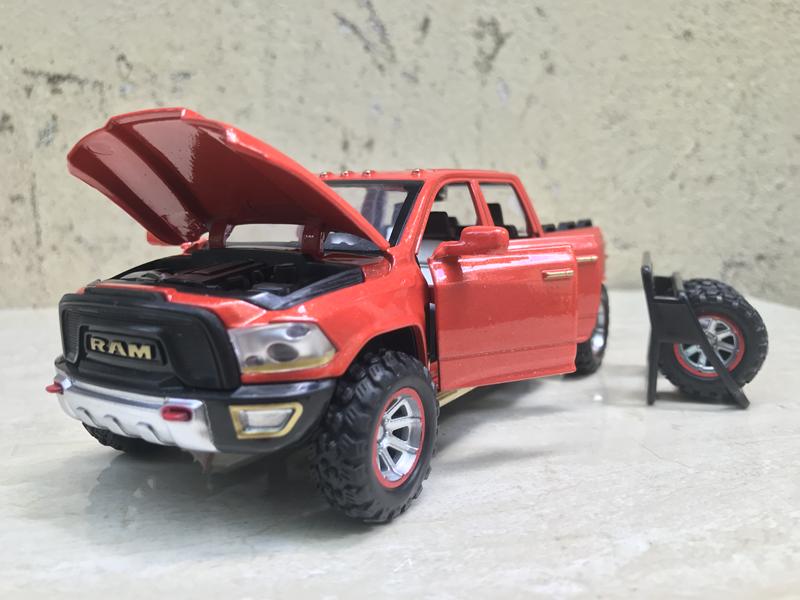 Mô hình xe pickup dodge ram 1500 - 1:32