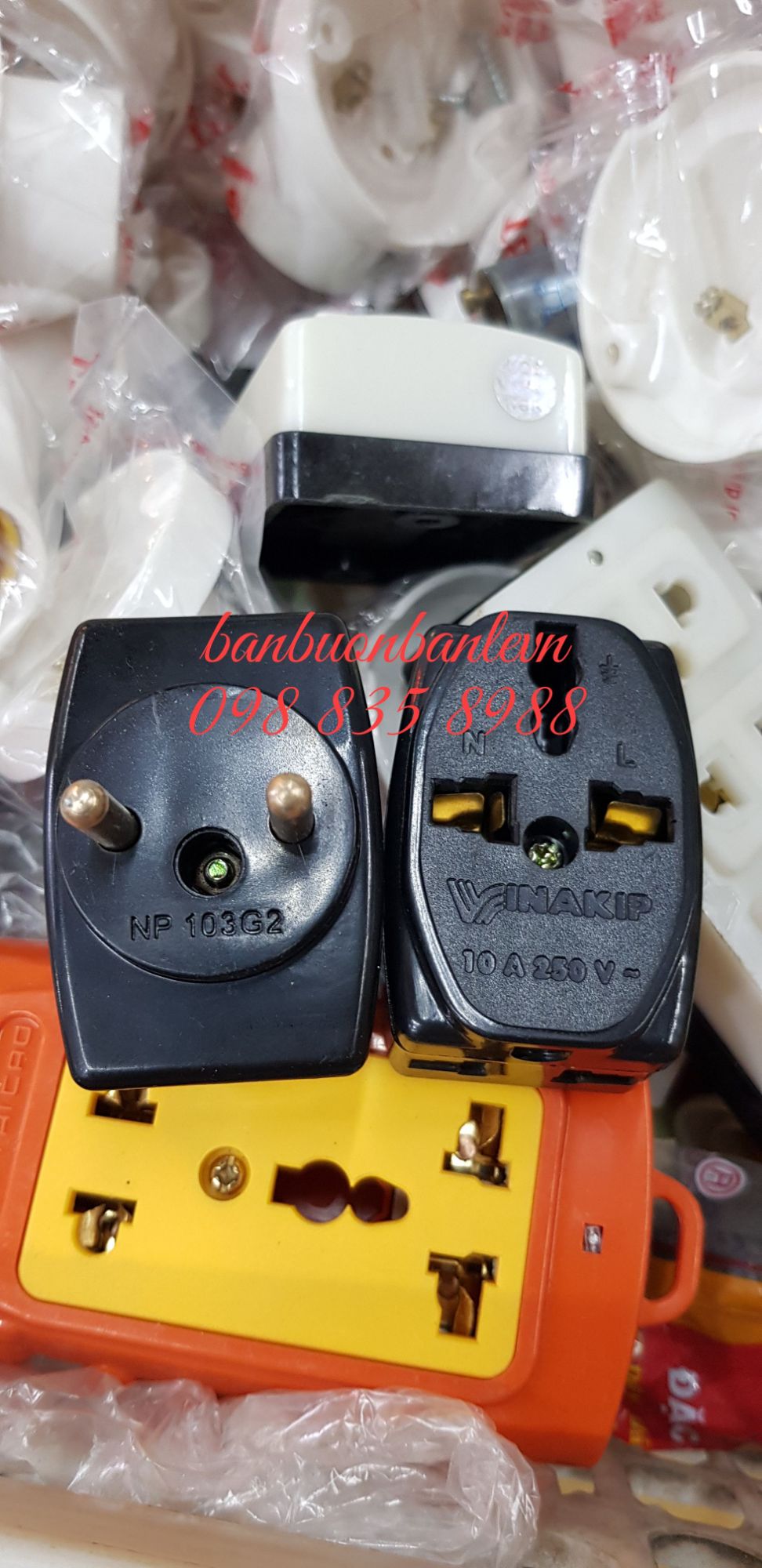 Combo 2  ổ cắm chia 3 ngả - Vinakip