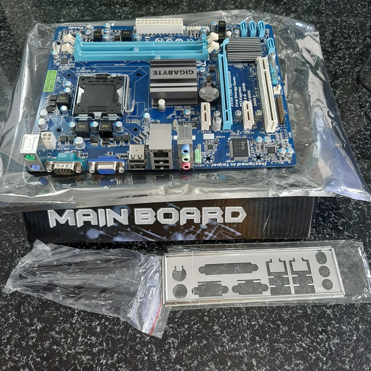 Main Gigabyte G41MT-S2