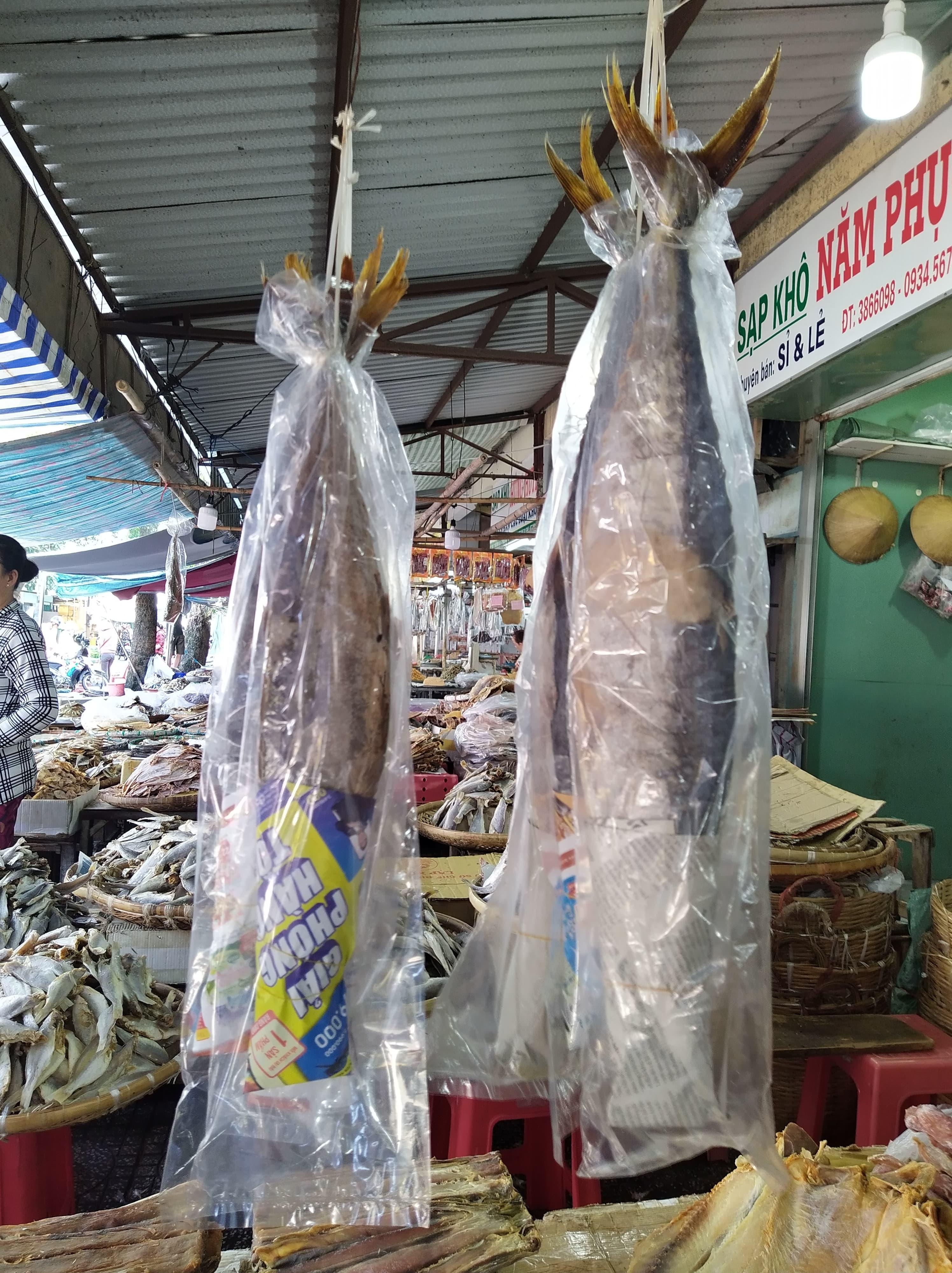 con 1,2kg - 1.3kg mắm cá thu thơm phú quốc (đã bỏ đầu)