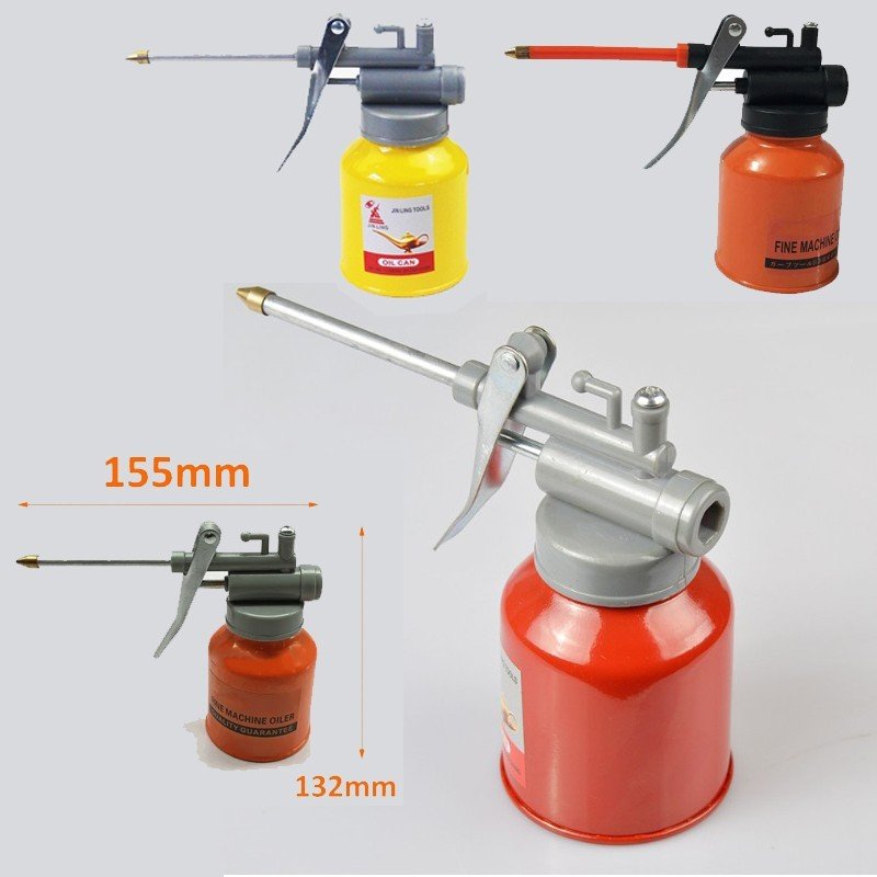 Dụng cụ bơm xịt dầu nhớt 250ml