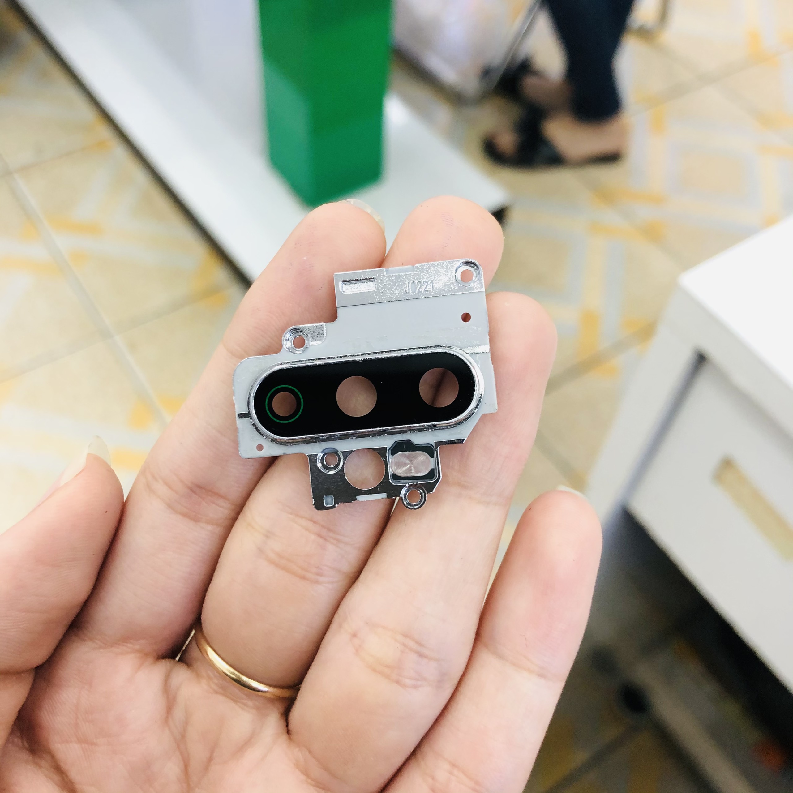 Kính camera Oppo A9 hàng như hình