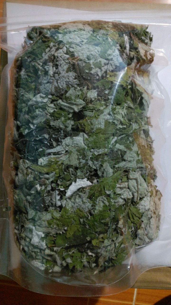 lá gai làm bánh 100k 1kg