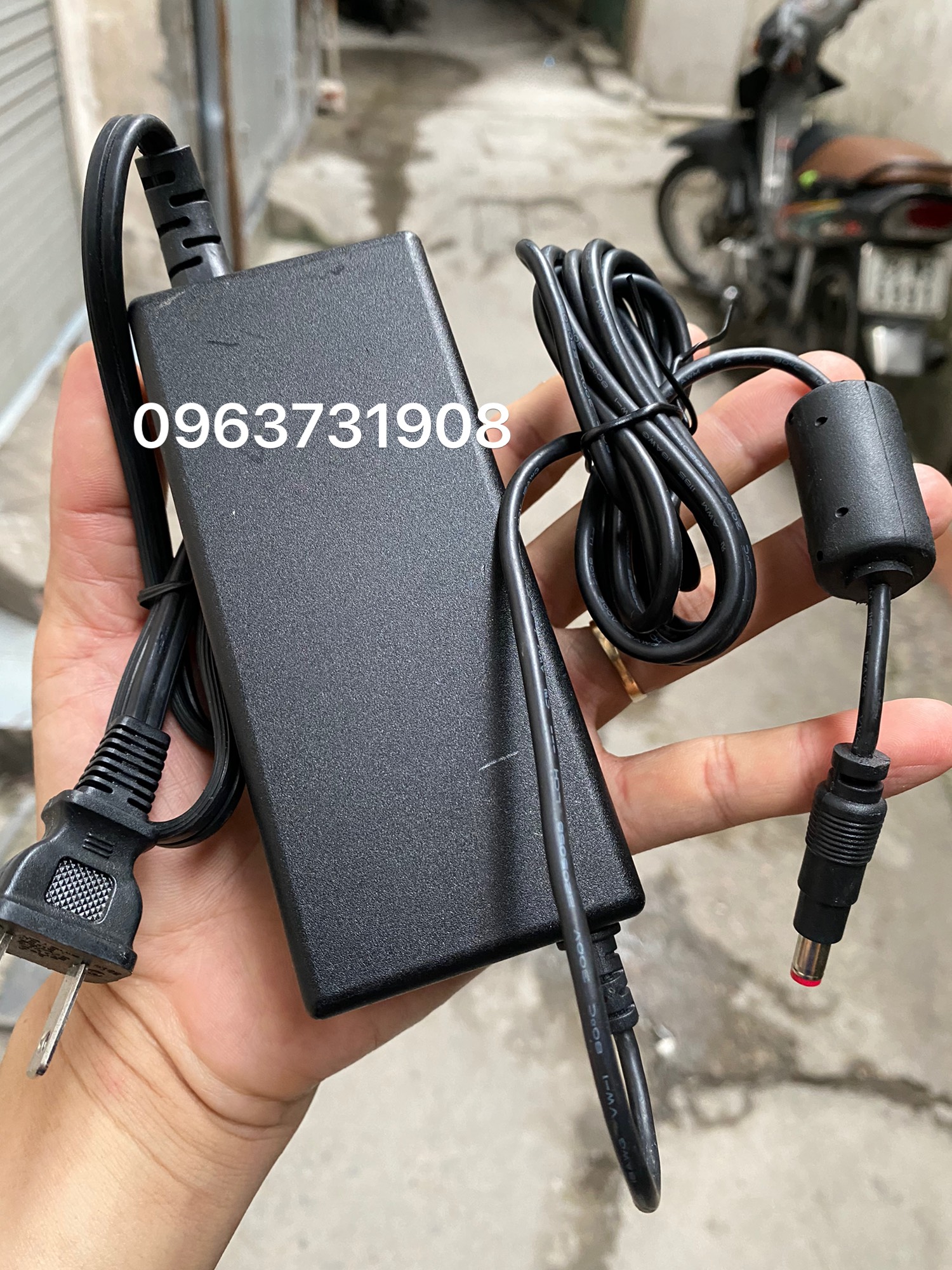Bộ nguồn 12V 3A bản gốc Sony cung cấp