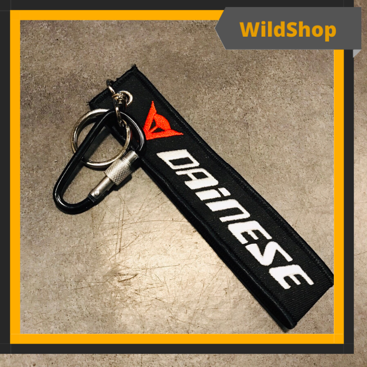 Móc khóa motor thêu logo Dainese