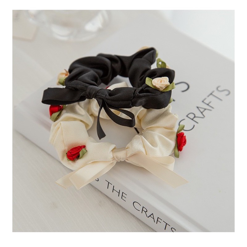Scrunchies cột tóc lụa đính nơ và hoa hồng