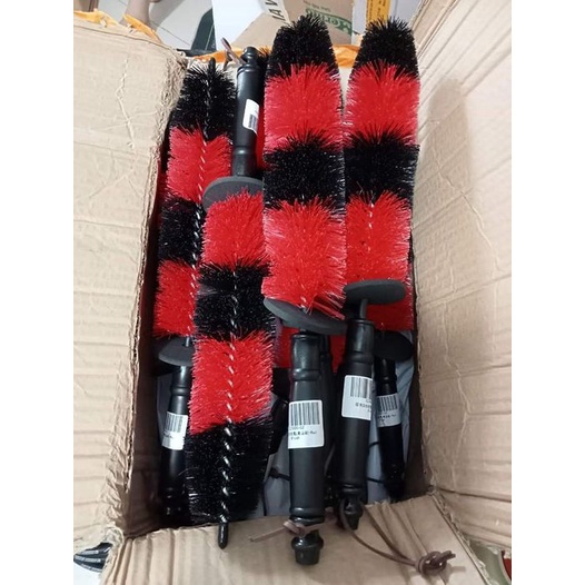 Dụng cụ cọ vệ sinh vành lazang bánh xe