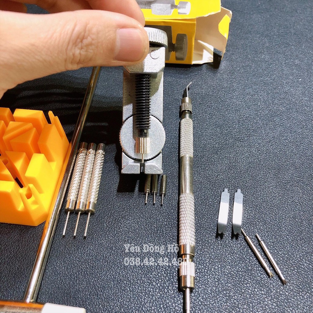 Bộ dụng cụ tháo mắt tháo dây đồng hồ kim loại và dây da kèm nhiều đầu thay