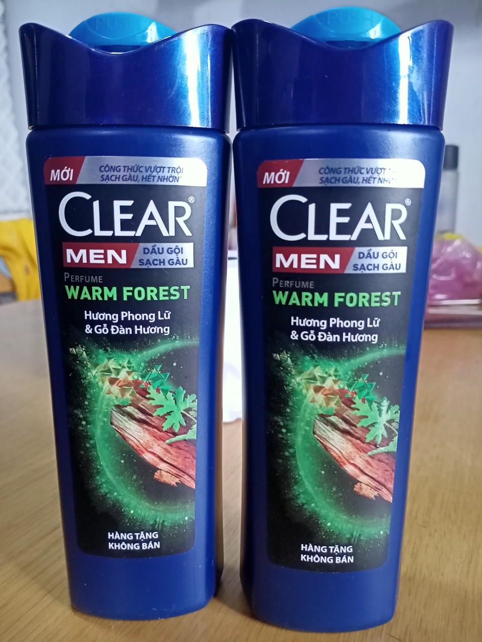 Dầu gội đầu Clear Men sạch gàu chai 140g hương Phong Lữ & Gỗ Đàn Hương - Hàng khuyến mãi