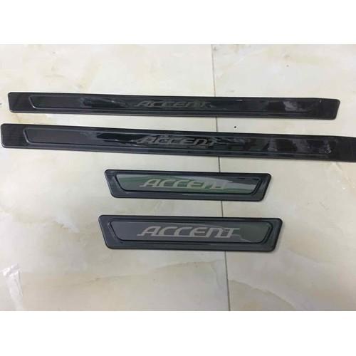 ỐP BẬC NGOÀI TITAN ACCENT 2018