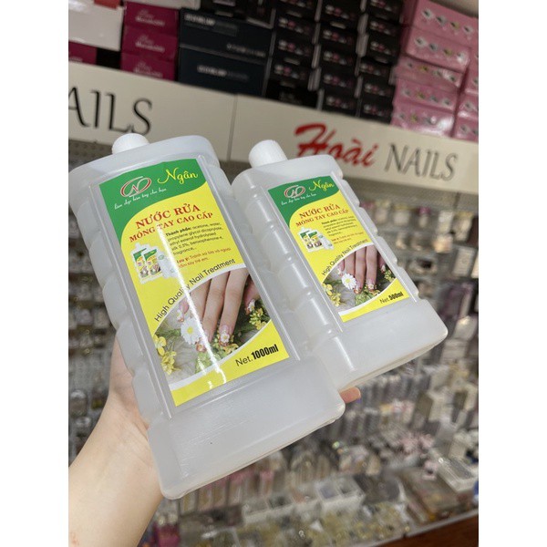 Nước rửa móng tay