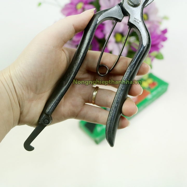 Kéo cắt cành nhập khẩu sắc bén - K66