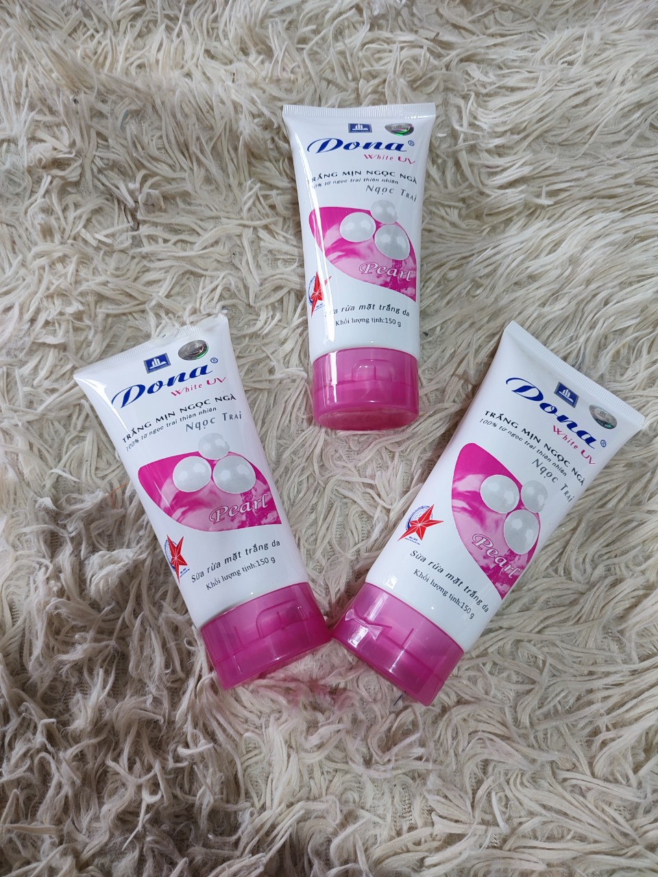 Sữa Rửa Mặt Dưỡng Trắng Da Dona 150g