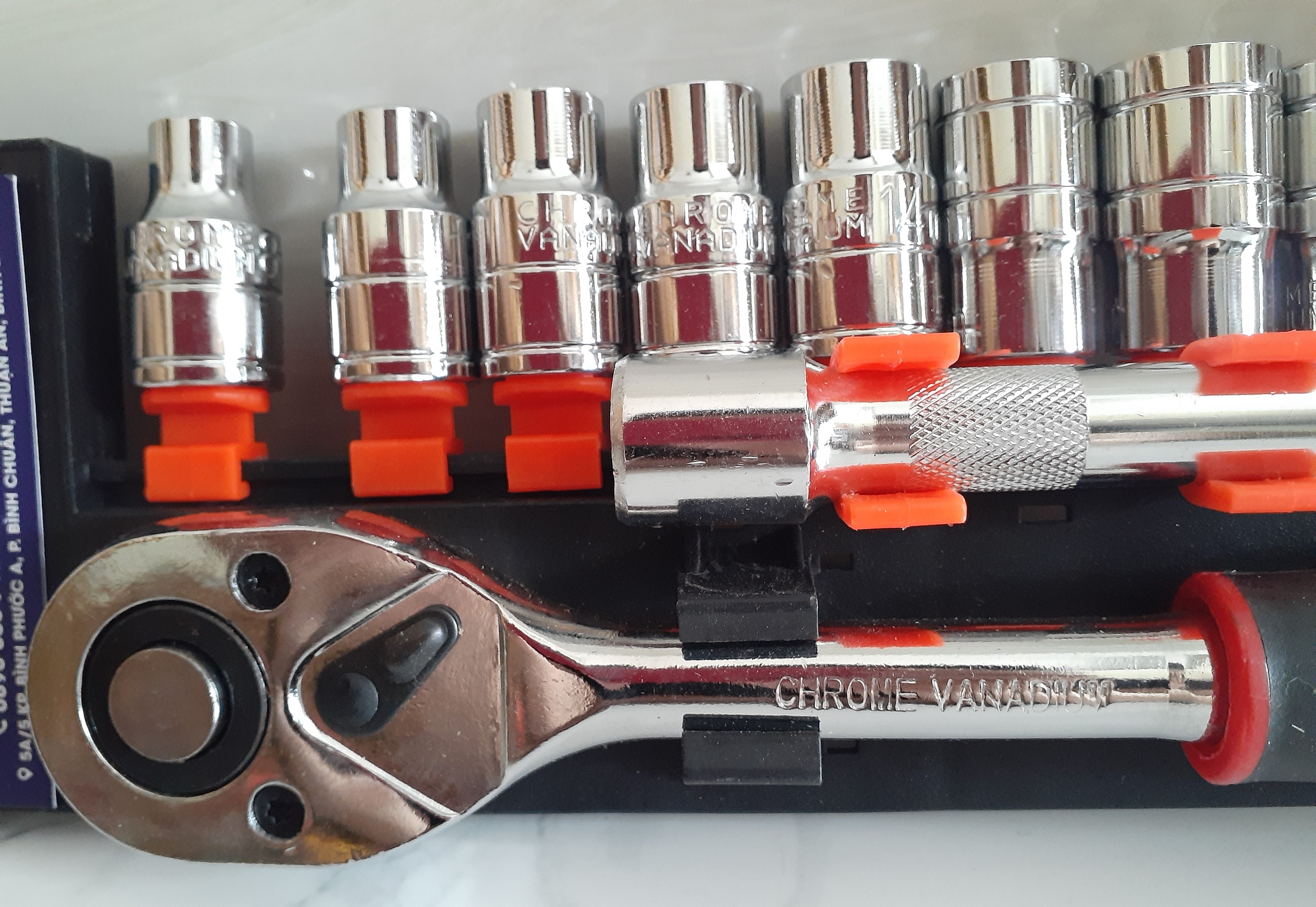 Bộ tuýp cần tự động CHROME VANADIUM 12 chi tiết