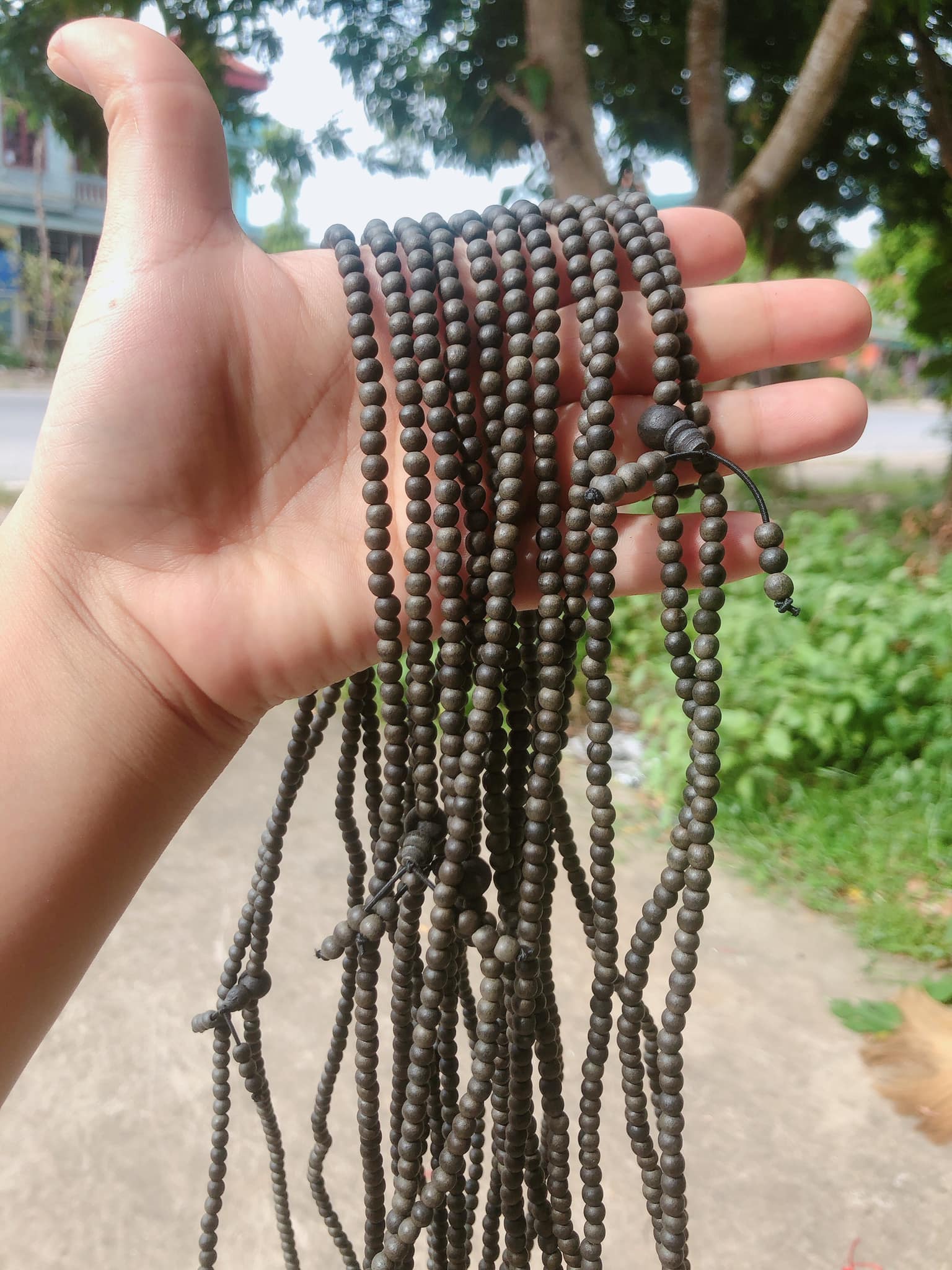 chuỗi vòng tay trầm hương 4 ly