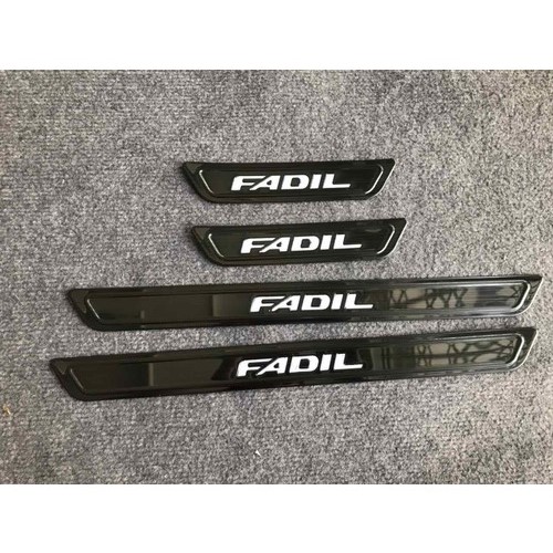 Ốp bậc ngoài Fadil 2019-2020 titan