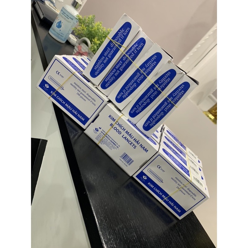 Kim nặn mụn chích máu Blood Lancets 200 chiếc