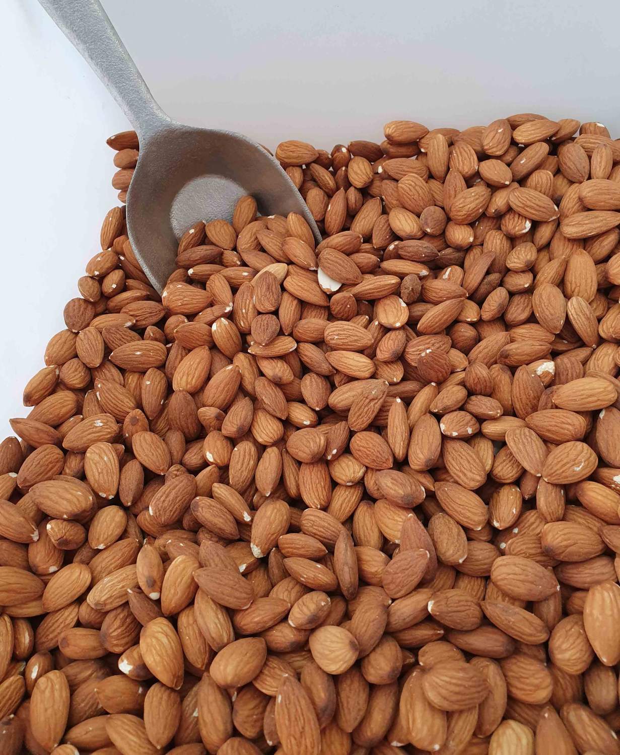 HẠNH NHÂN RANG BƠ MỸ VỎ MỎNG 450G (BAO NGON)