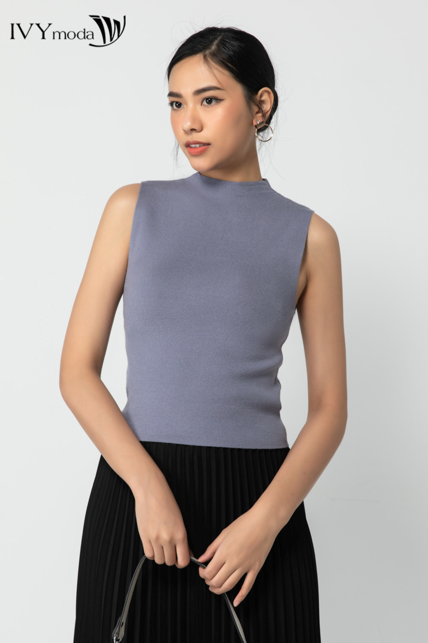 Áo len nữ dáng ôm sát nách IVY moda MS 56B8052