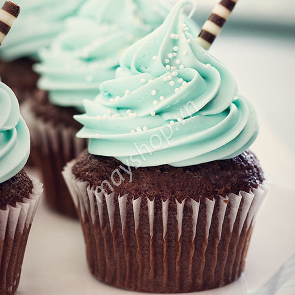 Cupcake mềm nguyên lốc