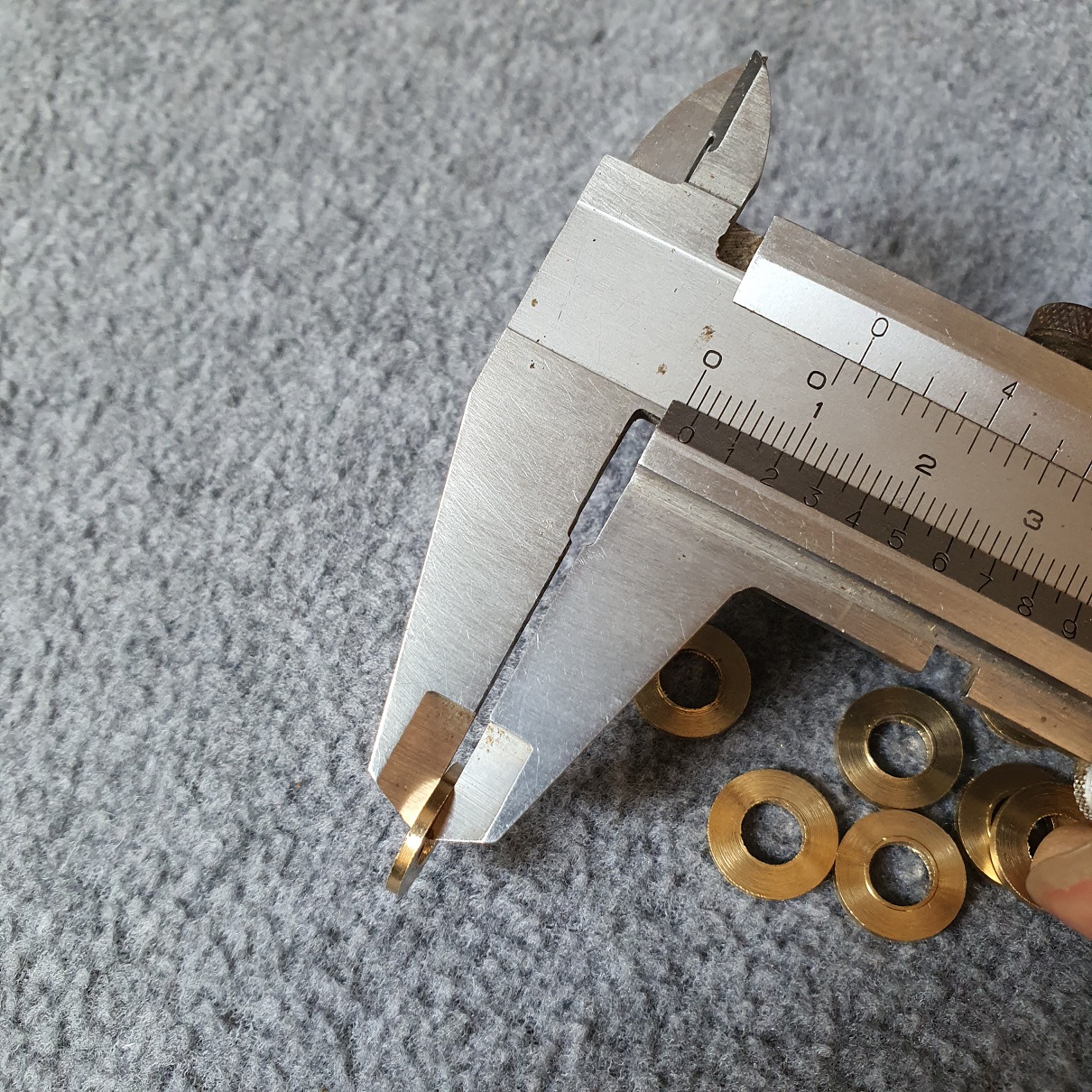 Long đền đồng thau M6 (Giá 20 cái)