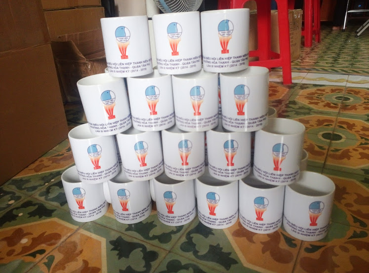 [HCM]Ly sứ in hình theo yêu cầu