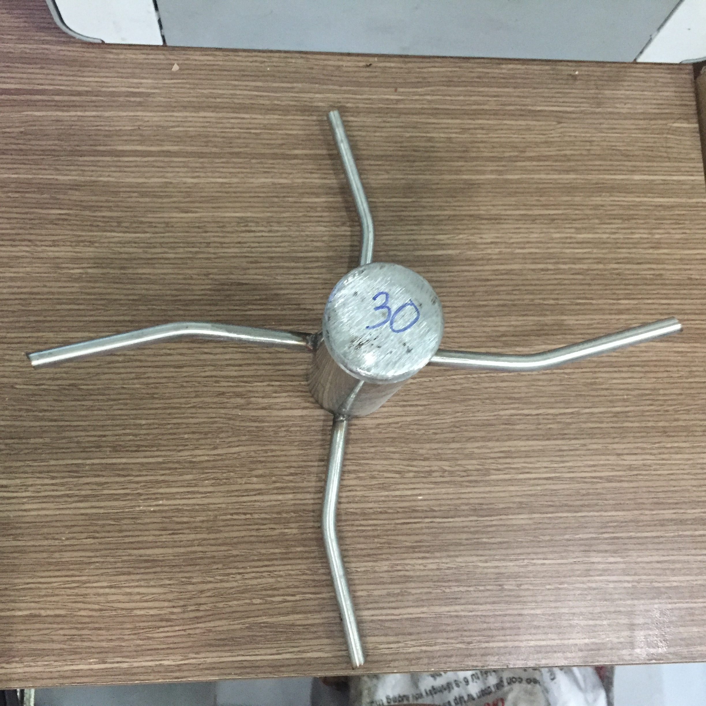 Que đánh chà bông 4 cánh dùng cho nồi 30cm