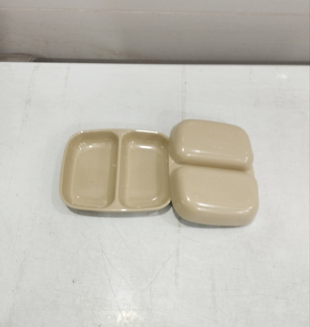 dĩa đựng gia vị melamine, dĩa chấm 2 ngăn màu nâu