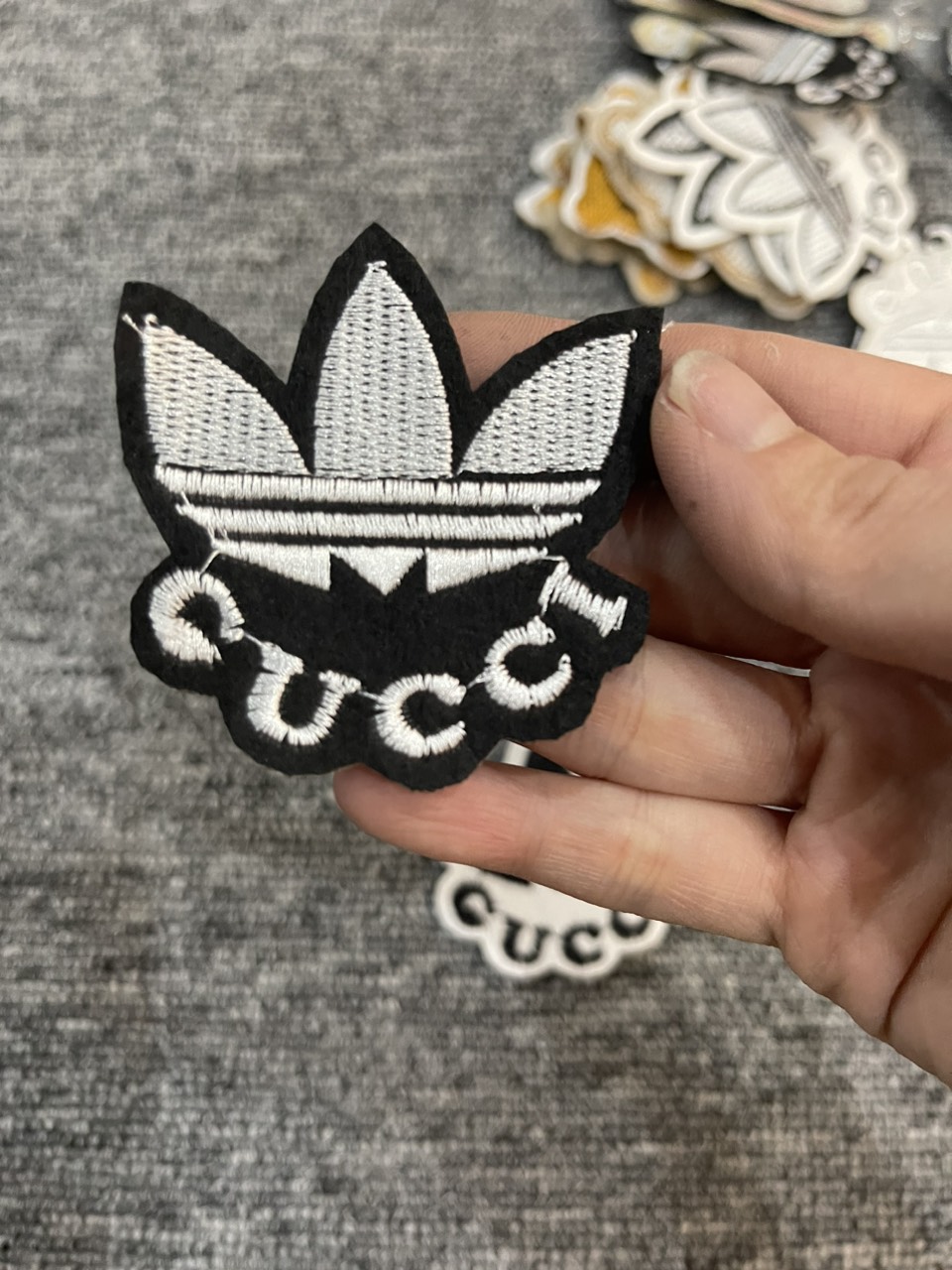 Miếng Sticker Thêu Ủi hình thương hiệu cao cấp