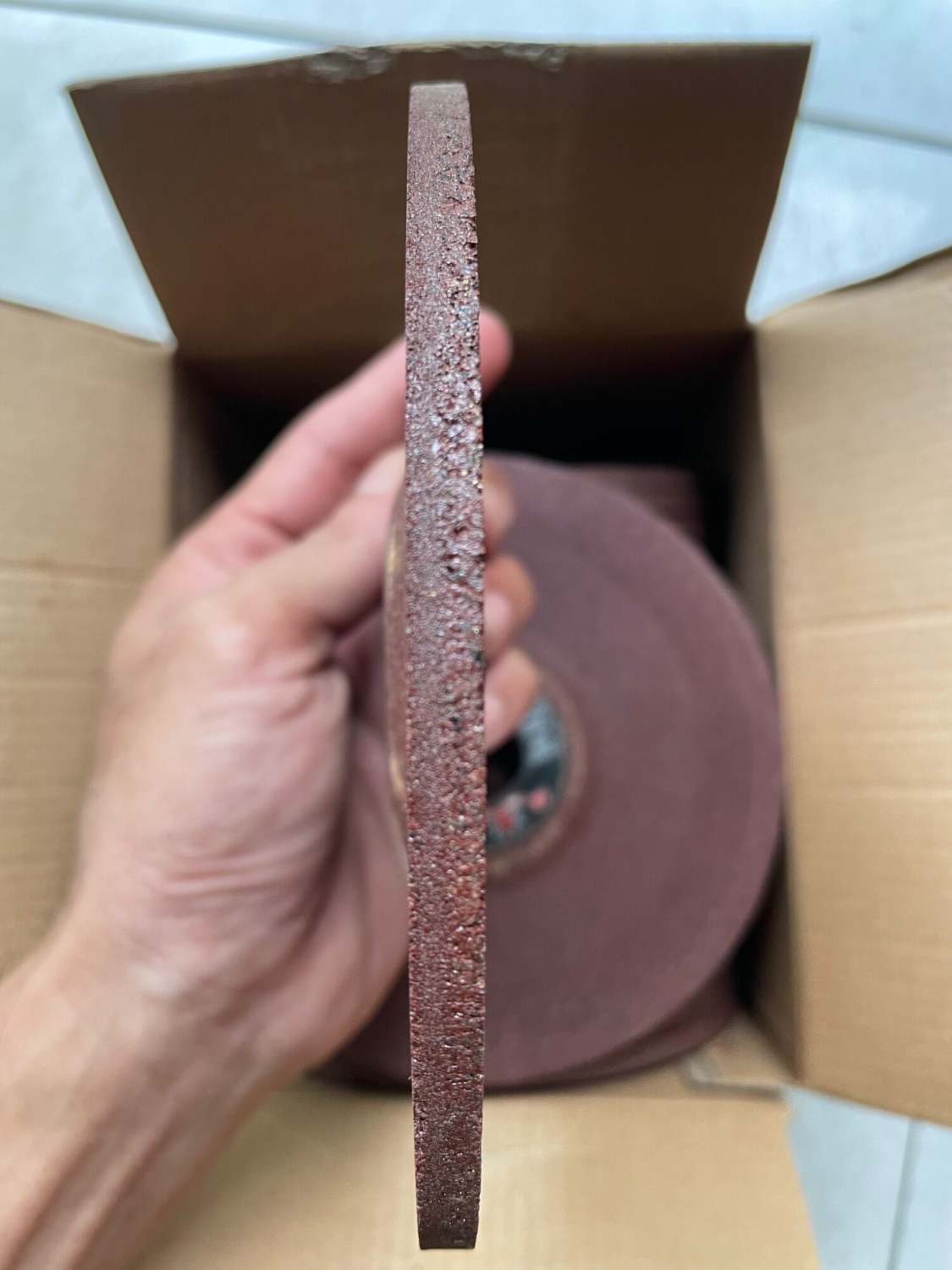 Đá mài sắt lionking màu đỏ 1t5 (150x6x22mm)