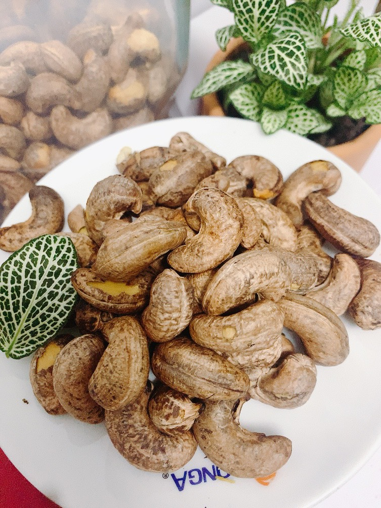 Hạt điều khô vỏ lụa rang muối nguyên hạt cao cấp ( 250gr/ túi)
