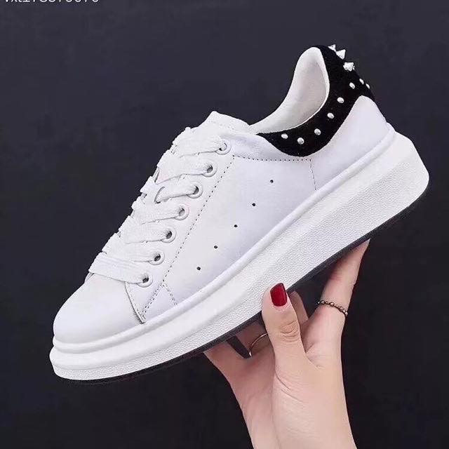 Giầy thể thao MCC gót đinh nam