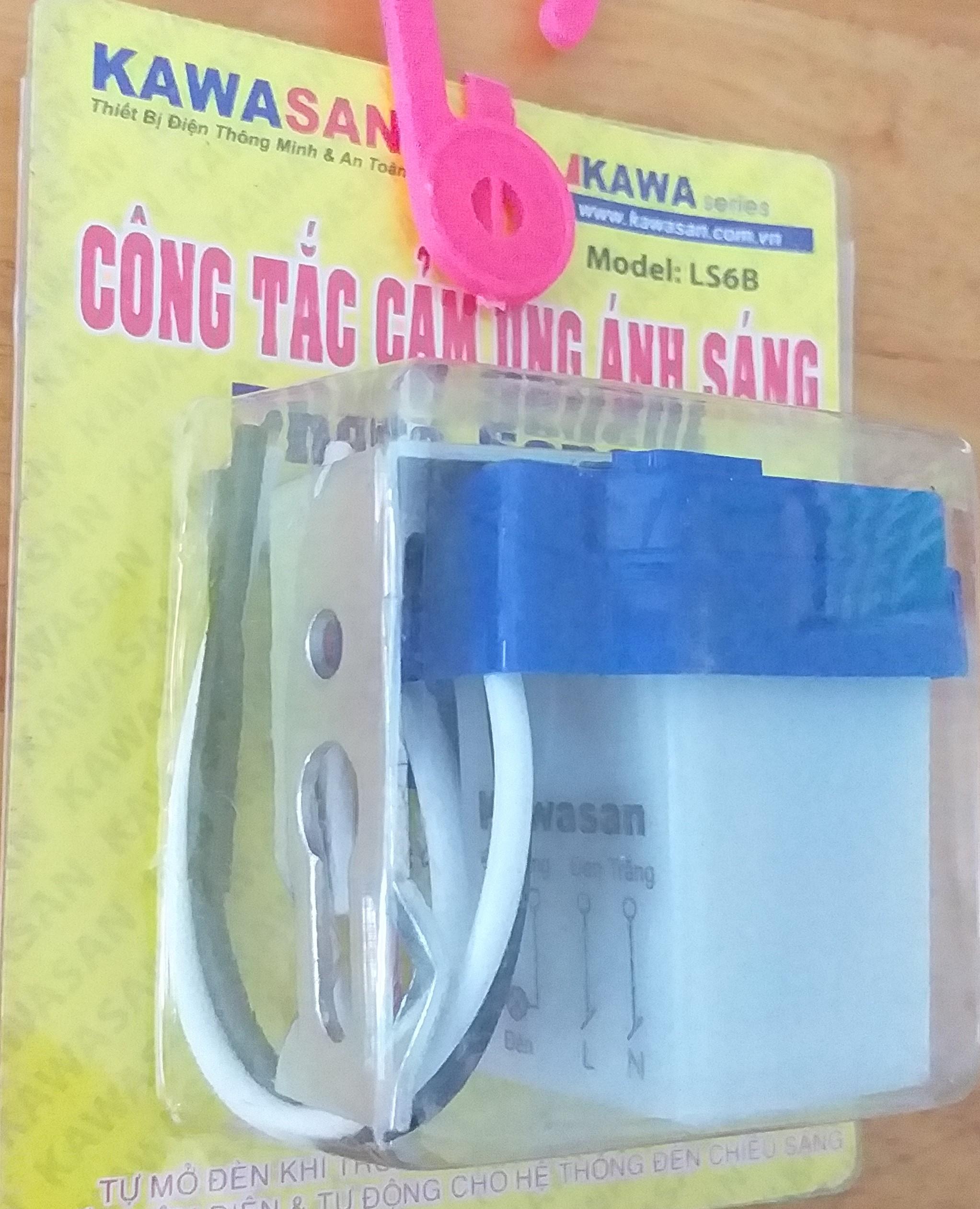 Công tắc cảm ứng ánh sáng