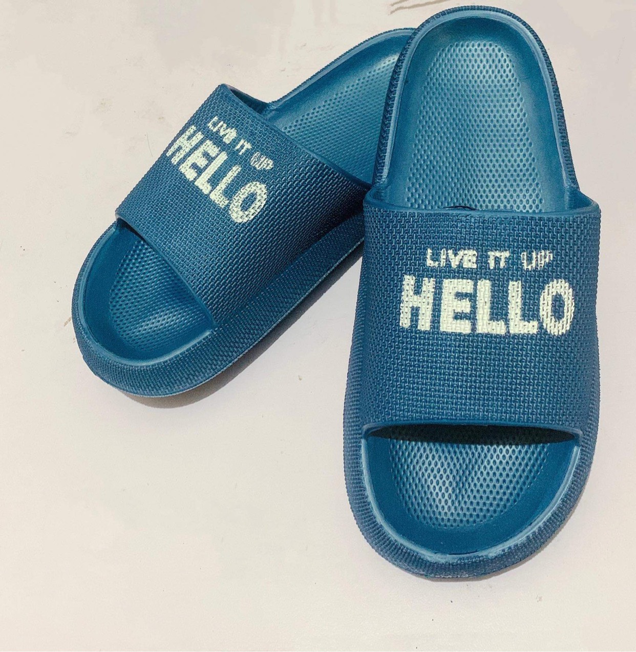 Dép bánh mì nam quai ngang Hello mới