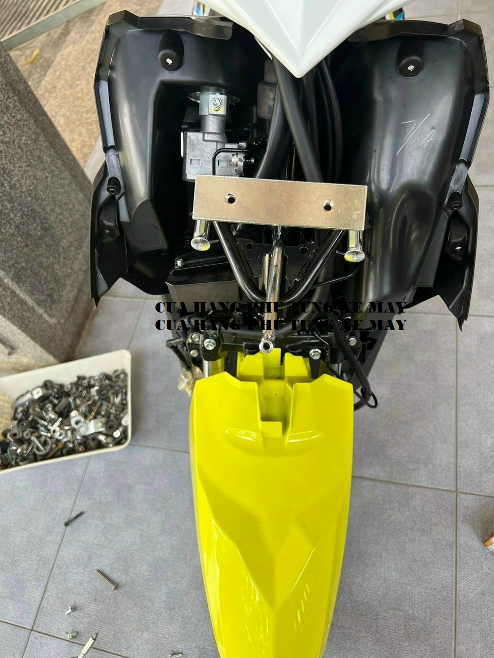 Rổ trước xe Mio M3 kèm pát gắn
