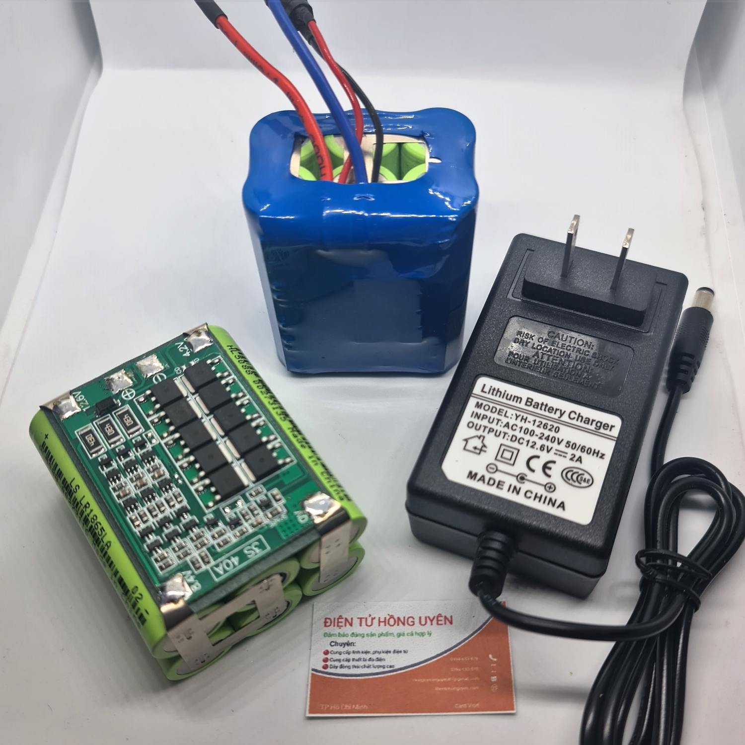 Khối pin lithium 12.6v - 4ah. mua 2 khối tặng kèm sạc nhanh 3s 12.6v - 2a. khối pin được đóng từ 6 cell pin 18650 lishen xanh mới 100% + mạch bảo vệ sạc xả 3s 40a. khối pin 3s dùng cho máy khoan và các thiết bị 12v khác