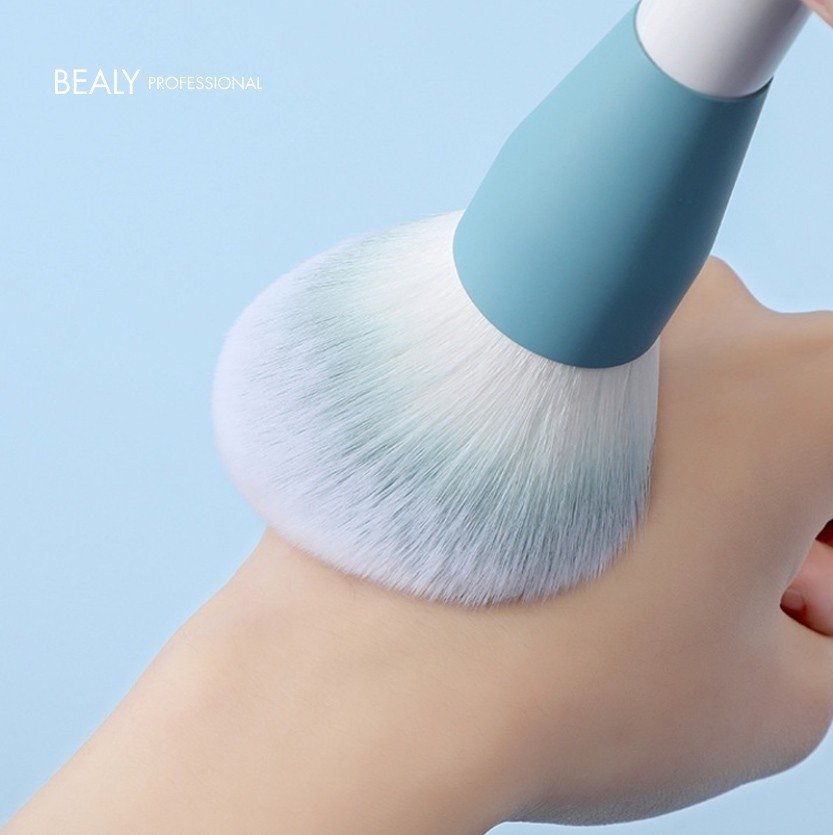 BỘ CỌ TRANG ĐIỂM CÁ NHÂN 12C CÁN TRẮNG CỔ XANH NGỌC BEALY