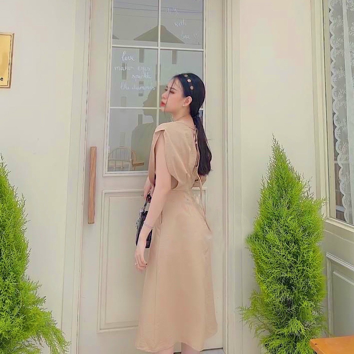 Đầm kem cánh dơi v2