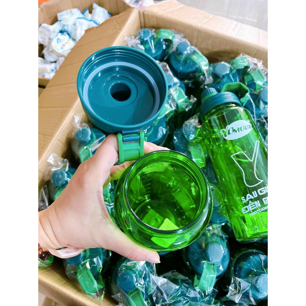 BÌNH NƯỚC CÓ QUAI XÁCH 2L CÓ CHIA VẠCH ( HÀNG KM YOMOST)