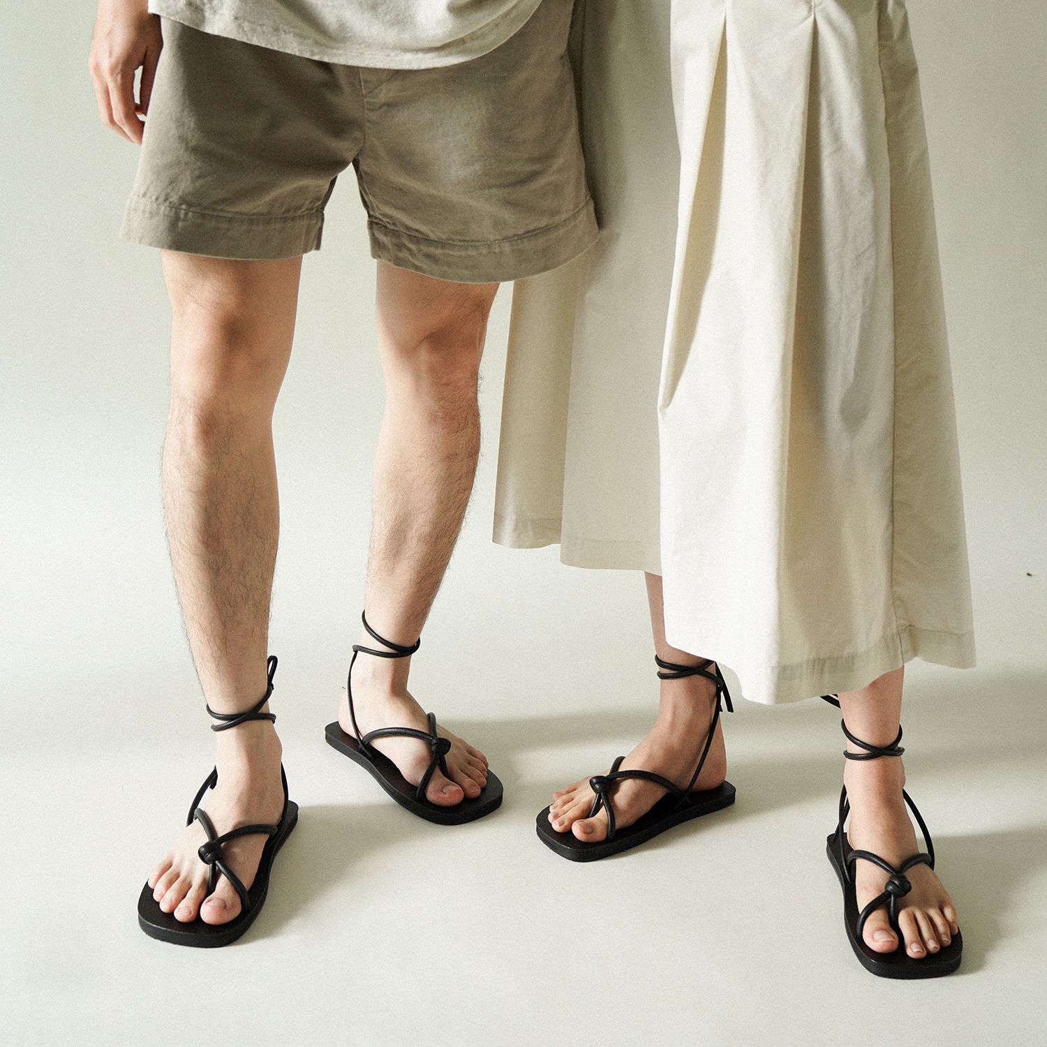 Nút+ Sandals waa. - Dép Nút+ Quai Da