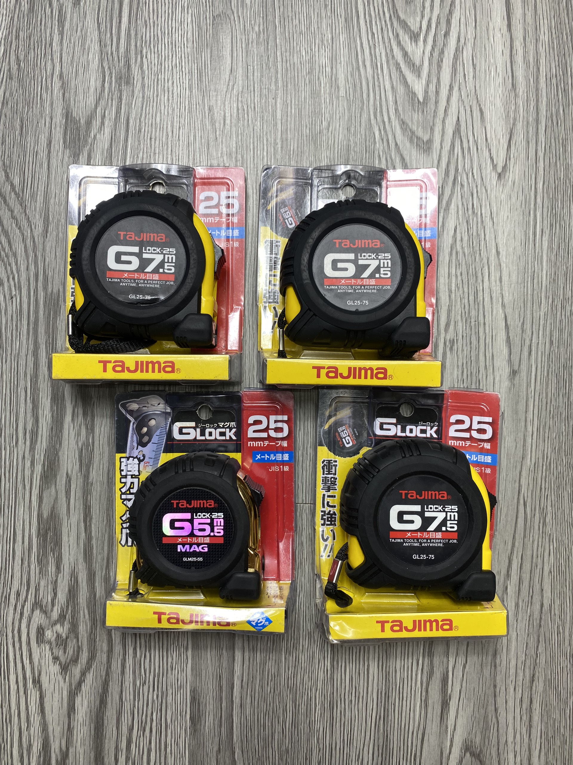Thước kéo Tajima G5 màu đen