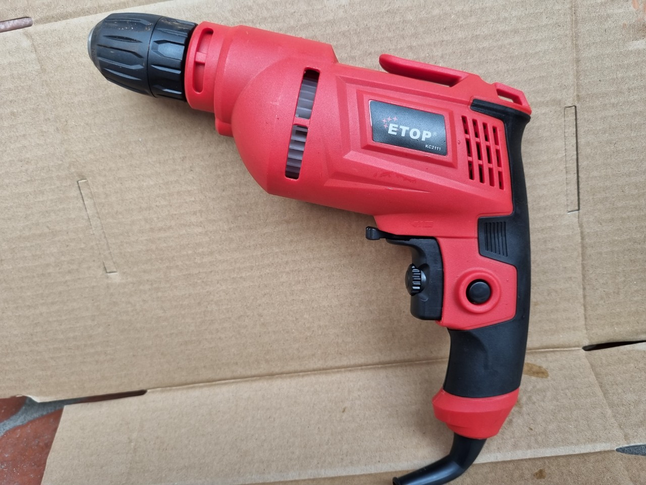 Máy khoan cầm tay 600w