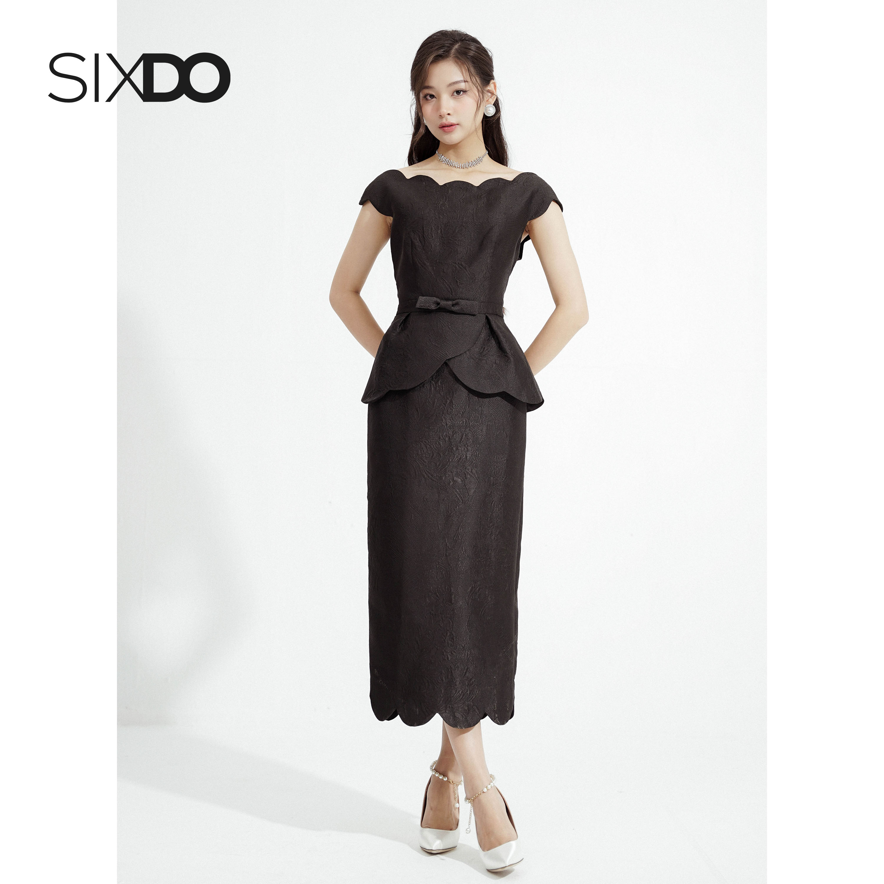 Đầm gấm cổ sò phối nơ eo thời trang SIXDO (Scalloped Neck Midi Brocade Dress)