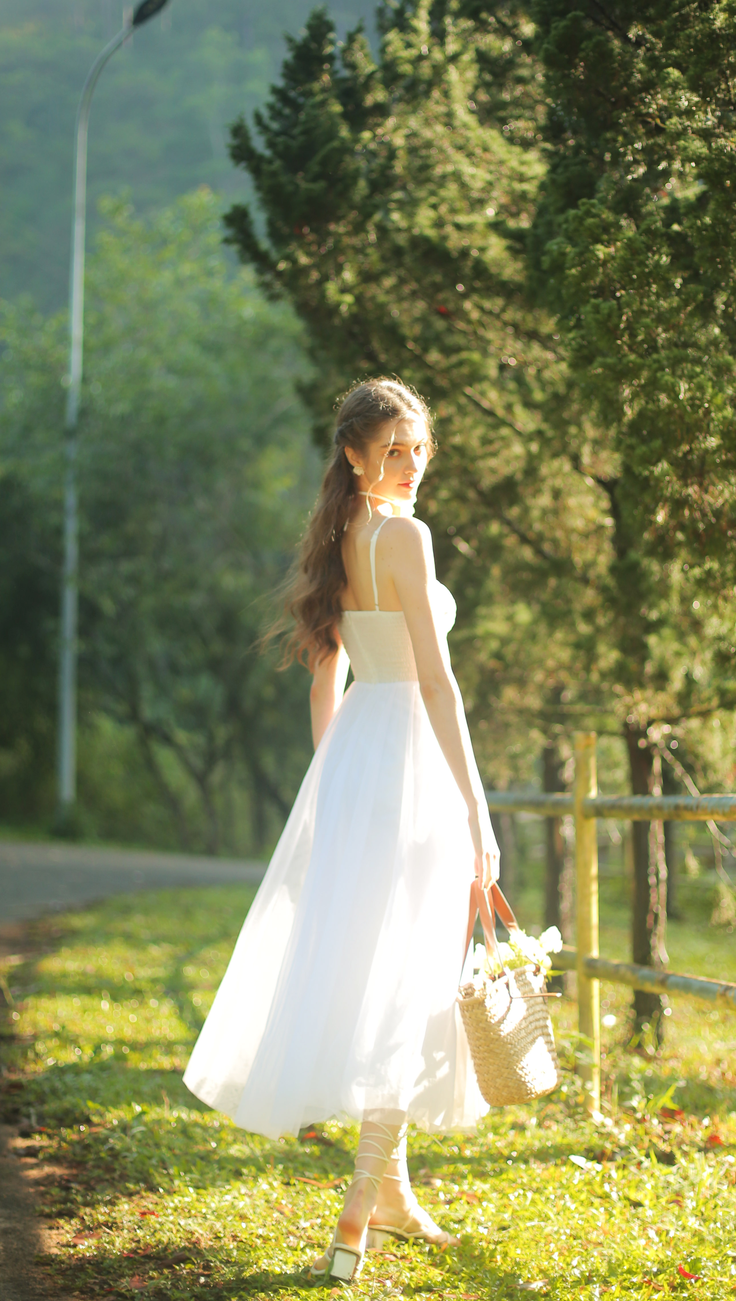 SÒ VINTAGE - MARCI Đầm maxi thêu kèm hoa
