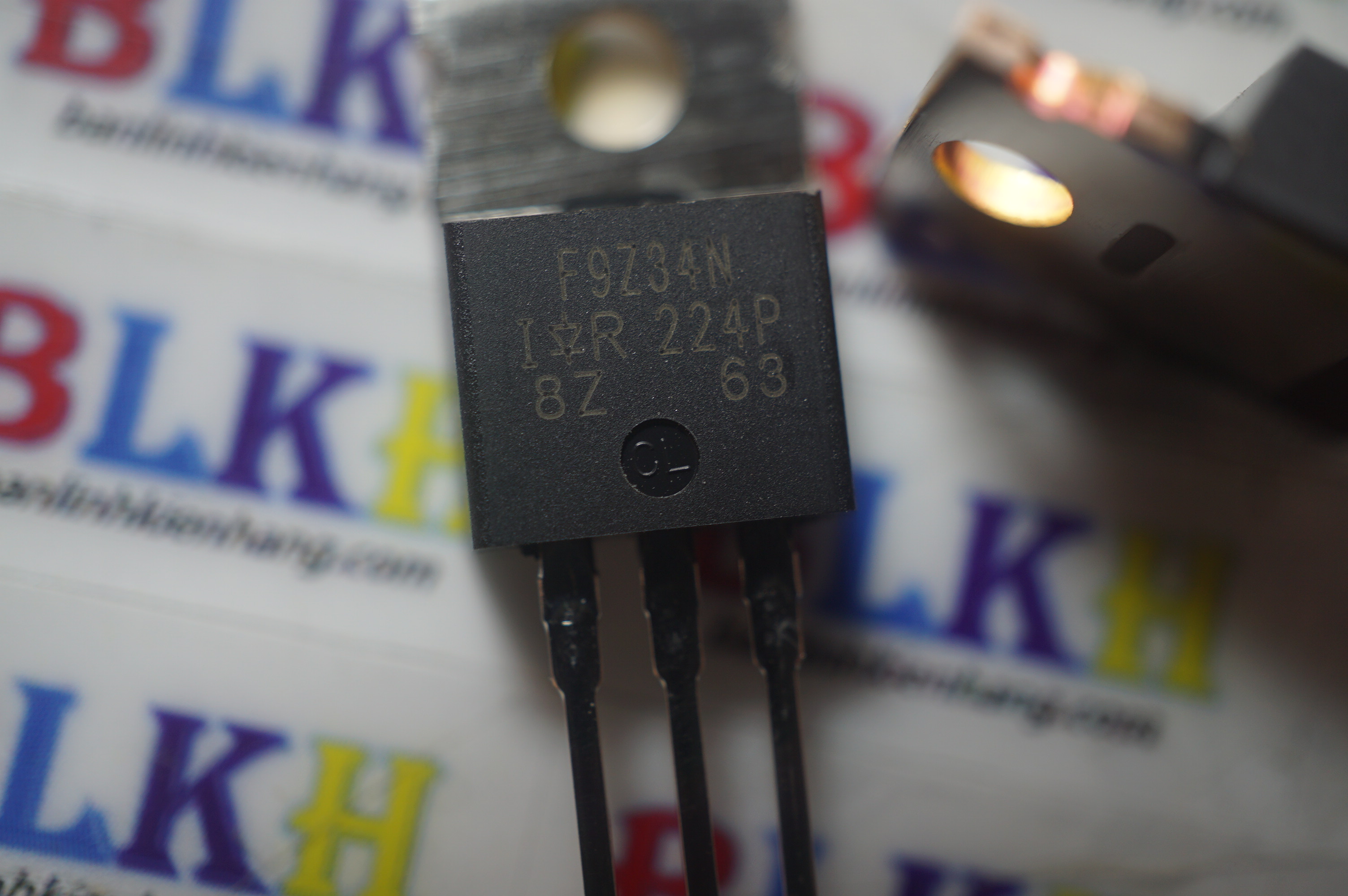 2 IC Mosfet kênh P IRF9Z34N F9Z34N 55V 19A TO-220 chính hãng IR