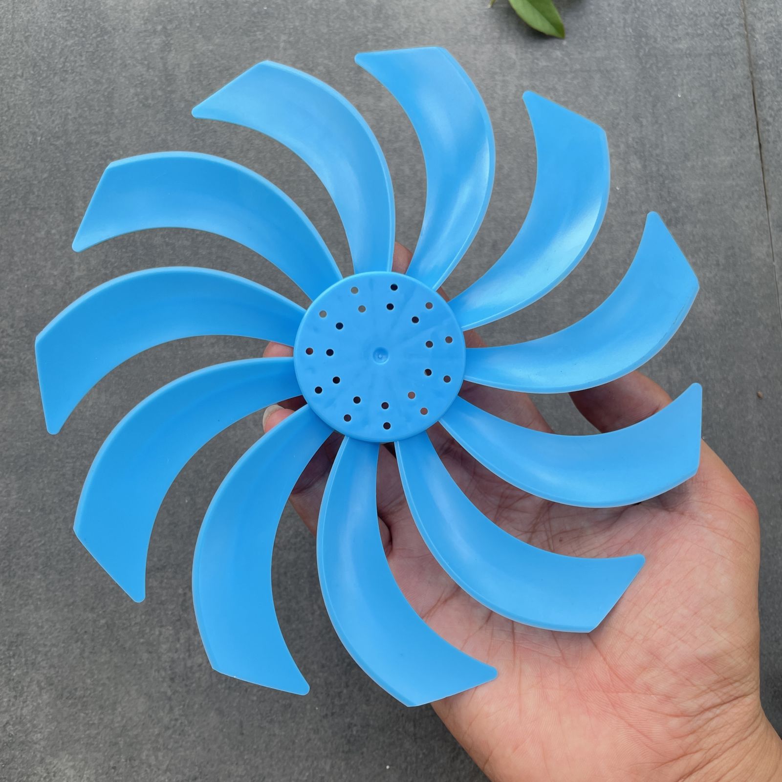 Cánh quạt nghịch 170mm trục 2mm