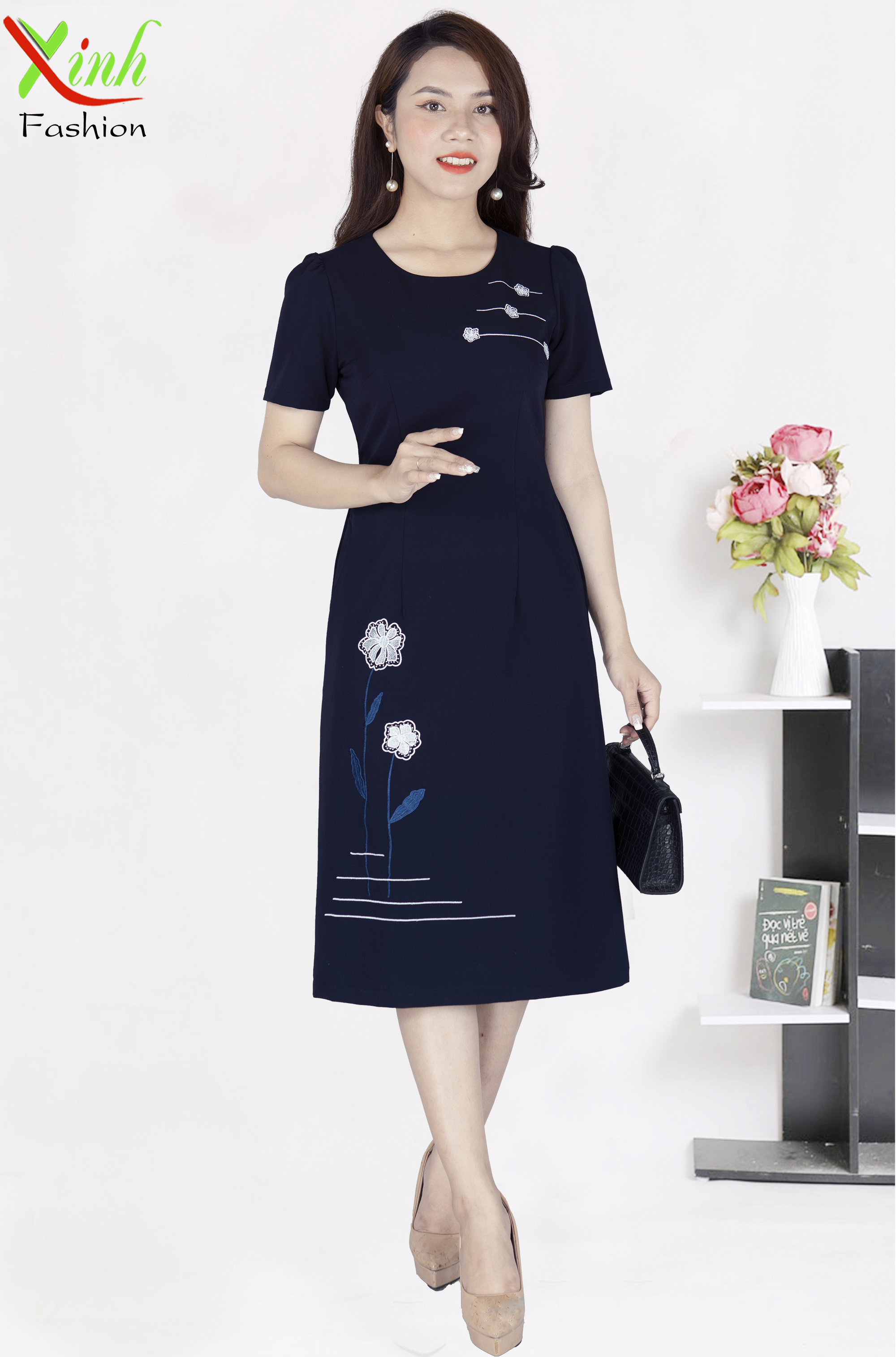 Đầm Suông A Hoa Thêu Đen Tôn Da Sáng Tạo Dáng Gọn DL874
