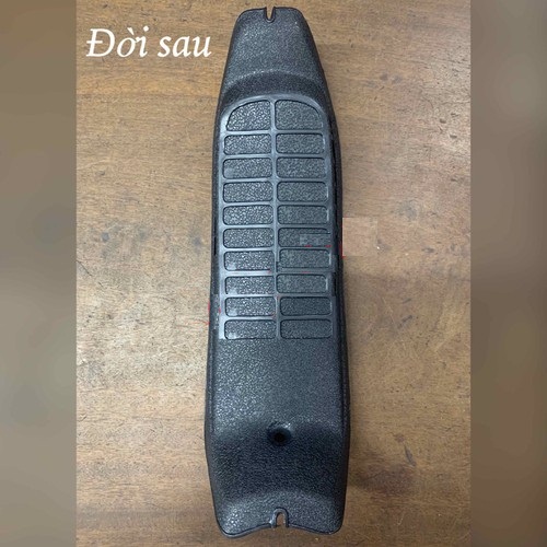 Yếm nhựa che bình xăng con sườn giữa xe CHALY 78/81  đèn tròn