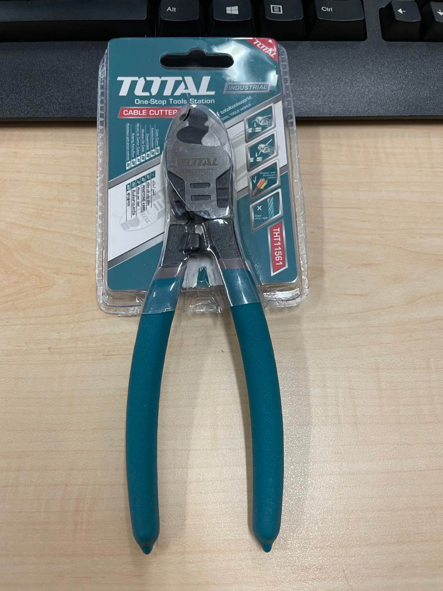 Kìm cắt cáp 6"Total THT11561