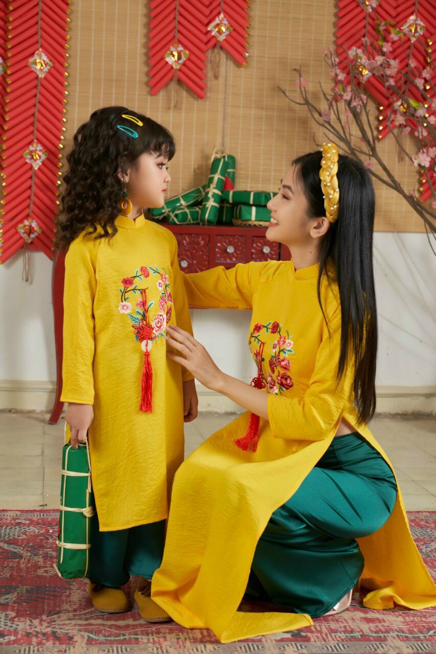 Áo Dài Truyền Thống  Áo Dài Cách Tân May Sẵn Vải Tafta Cao Cấp Kèm Chân Váy Mềm Mại Dịu Dàng